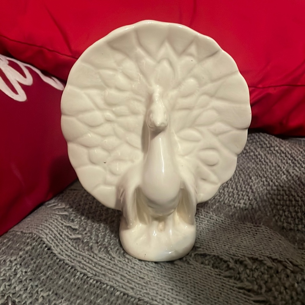 COPY - 🦚🩵✨1940’s Vintage McCoy “USA" Peacock Wall Pocket Planter